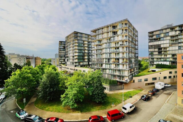 Prodej bytu 1+1 - Praha 3 - Žižkov - Pohled z okna Prodej bytu 1+1 - Praha 3 - Žižkov - Pohled z okna