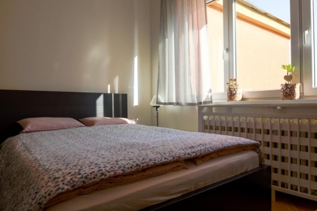 Obytná místnost - prodej bytu 1+1 Malešická 10