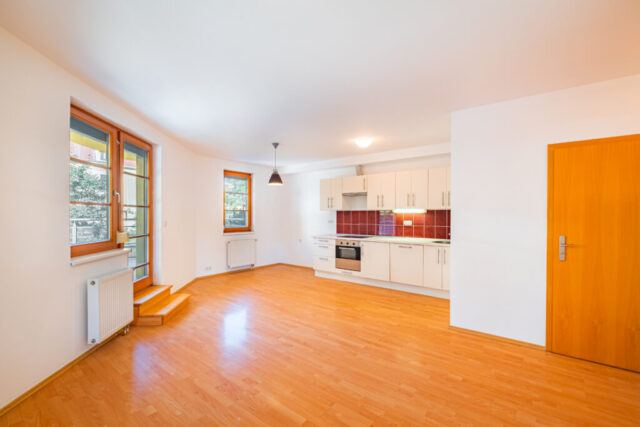 Prodej bytu 2+kk Praha 6 - Břevnov -obývací pokoj