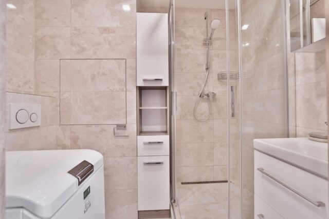 Investiční byt 1+kk u metra Střížkov po rekonstrukci, lodžie 9 m²