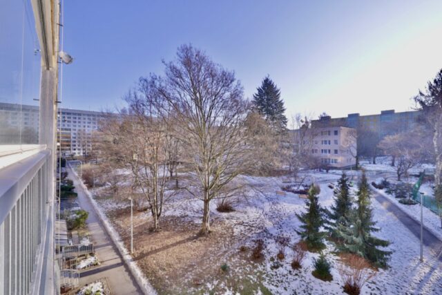 Investiční byt 1+kk u metra Střížkov po rekonstrukci, lodžie 9 m²